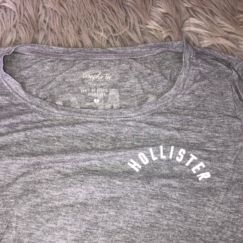 Hollister Graphic Tee